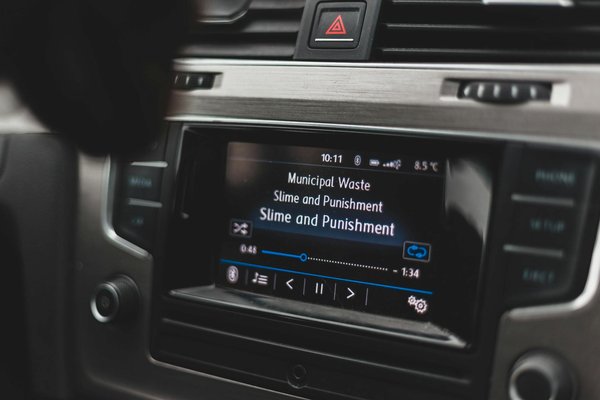 Comment choisir un système de sonorisation haute-fidélité pour une voiture de sport?