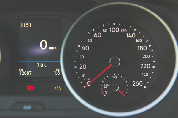 Quels sont les avantages des systèmes de surveillance des niveaux de carburant pour les véhicules utilitaires?
