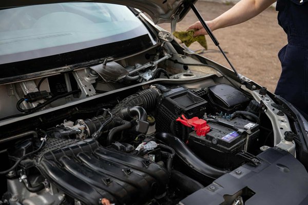 Quels sont les défis de la maintenance des batteries des véhicules électriques en conditions extrêmes?